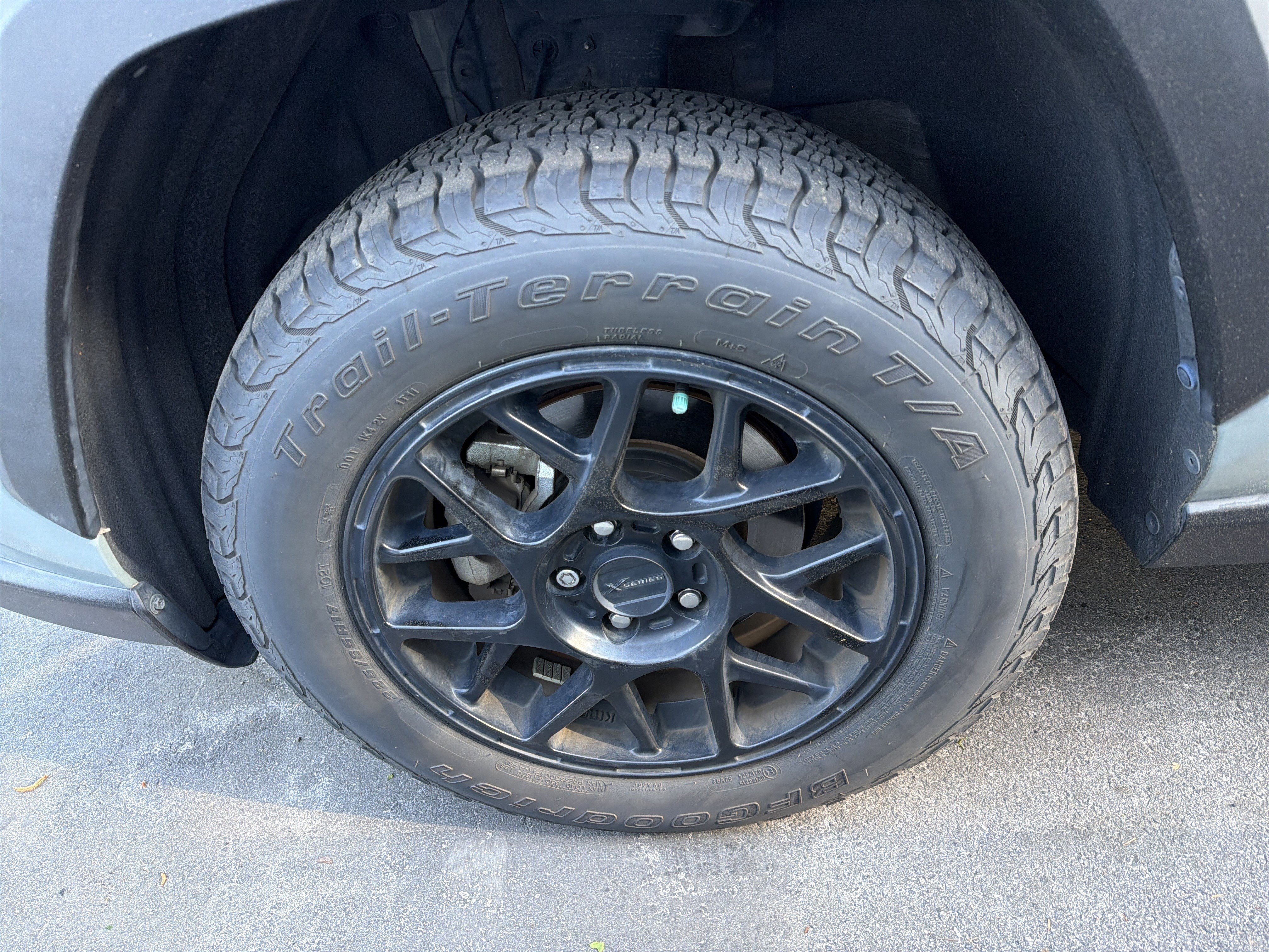 Used 2021 Toyota RAV4 XLE w/ Convenience Package image 7