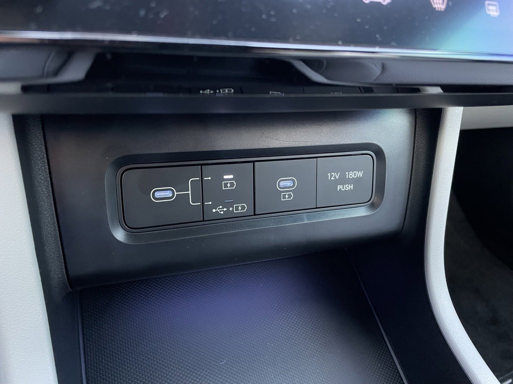 Used 2025 Hyundai Tucson Limited image 18