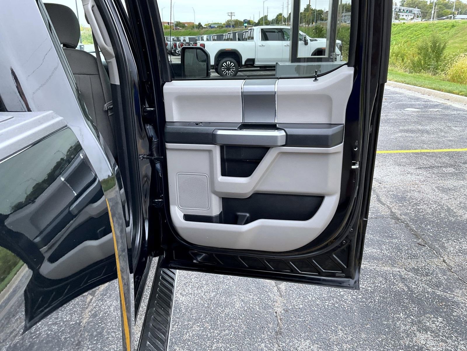 Used 2018 Ford F150 XLT w/ Equipment Group 302A Luxury image 17