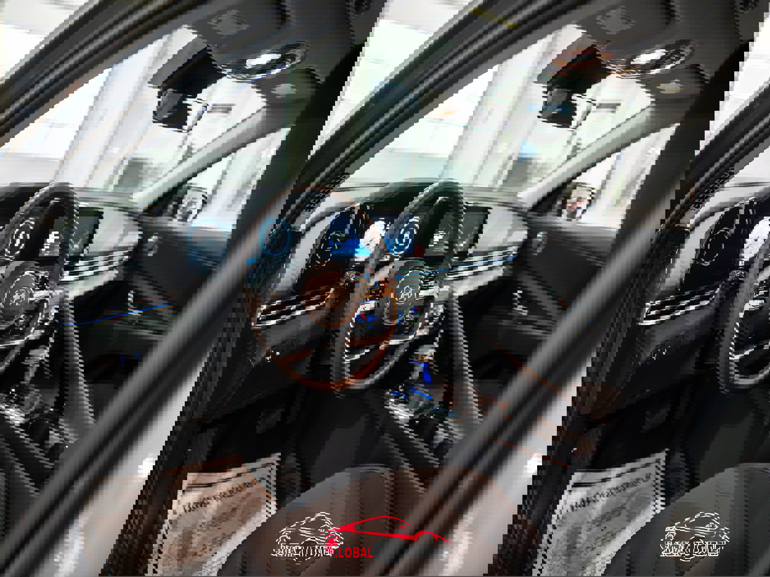 Used 2025 Hyundai Elantra SEL image 13