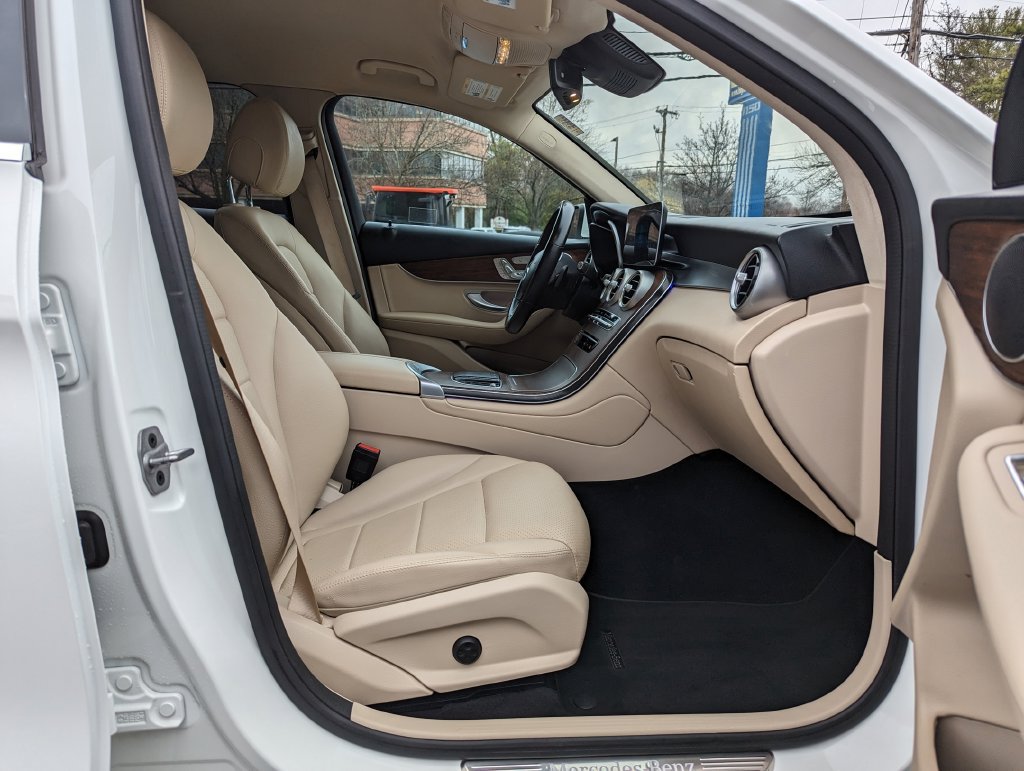 Used 2022 Mercedes-Benz GLC 300 4MATIC image 35