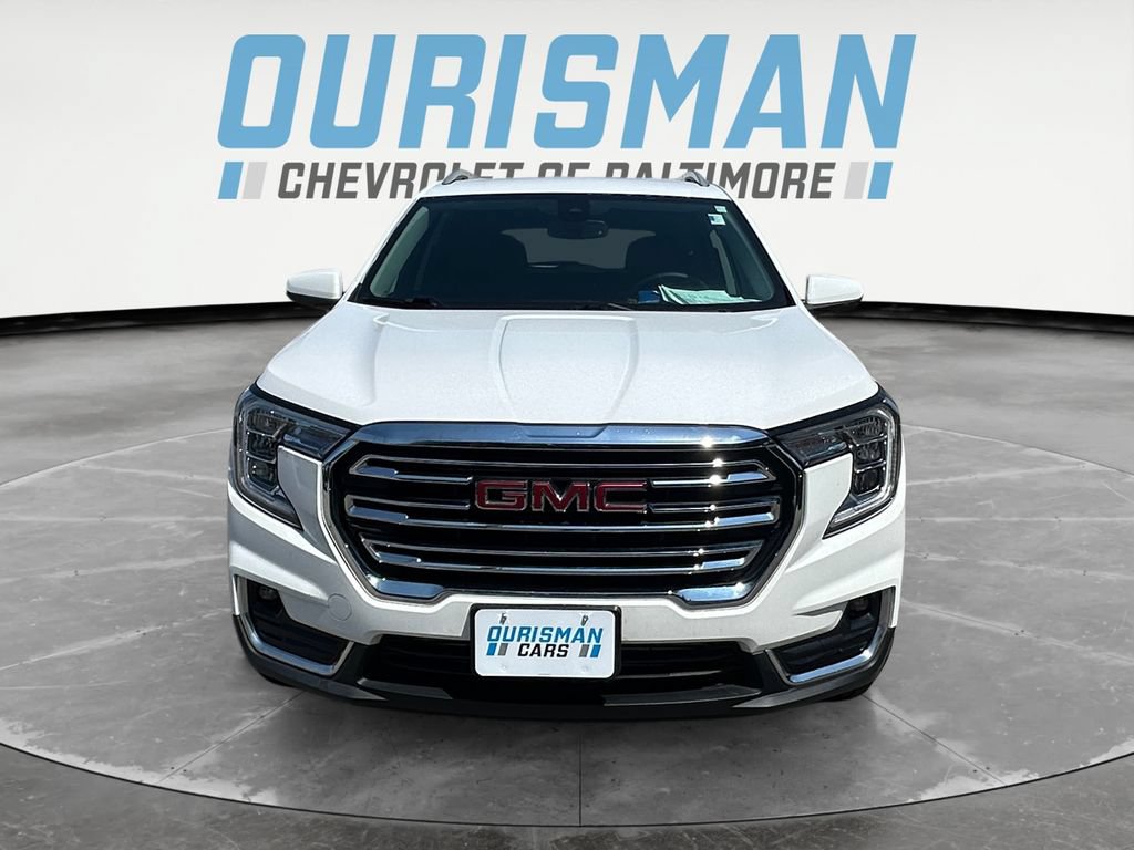 Used 2024 GMC Terrain SLT AWD/4WD image 8