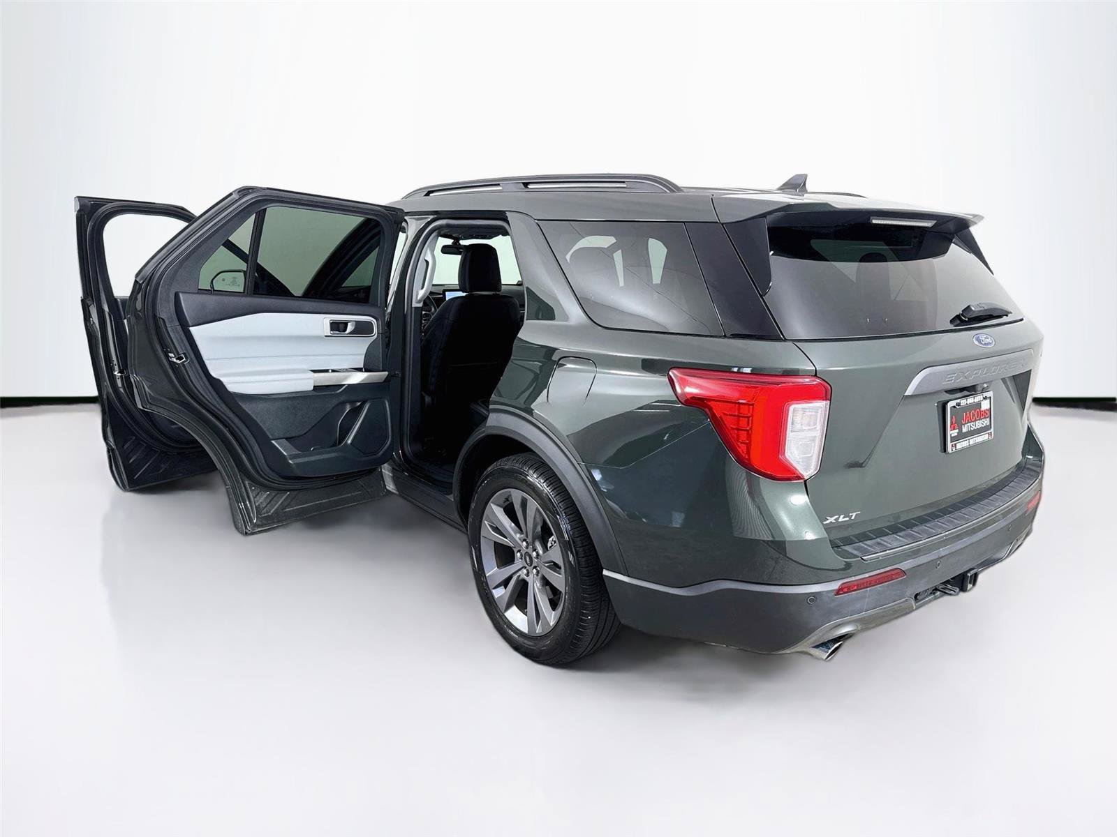 Used 2023 Ford Explorer XLT w/ Equipment Group 202A RWD image 44