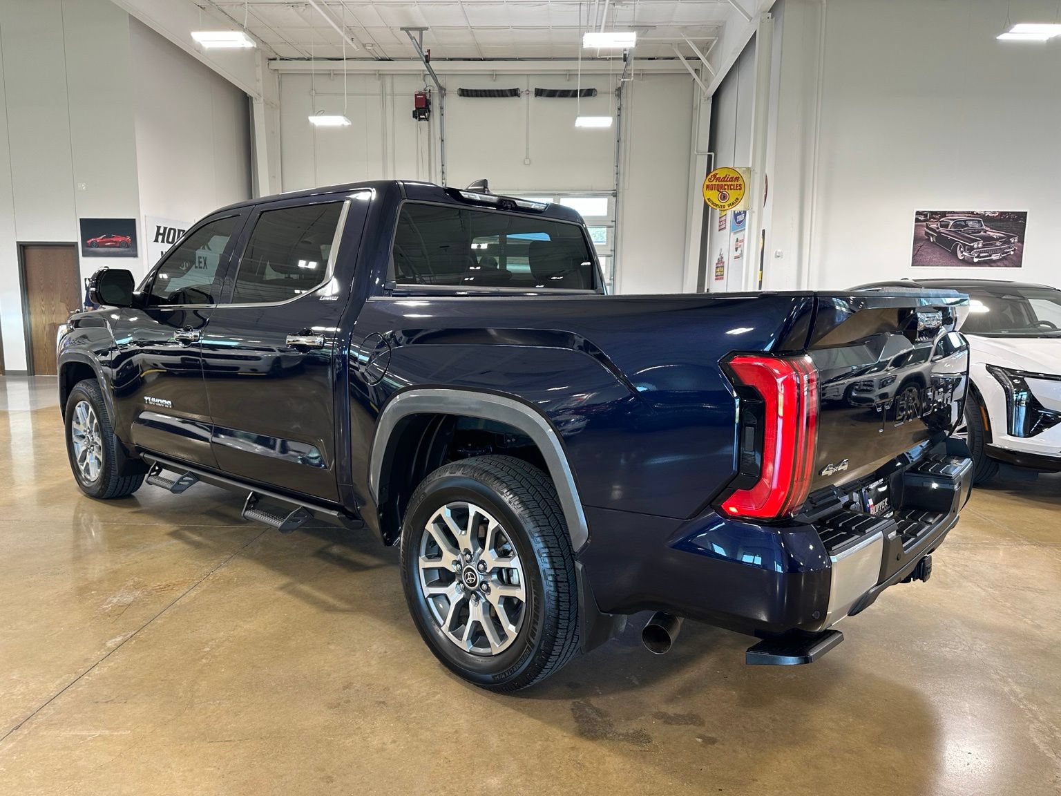 Used 2024 Toyota Tundra Limited AWD/4WD image 5