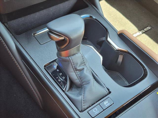 Used 2025 Lexus ES 300h w/ Premium Package FWD image 12