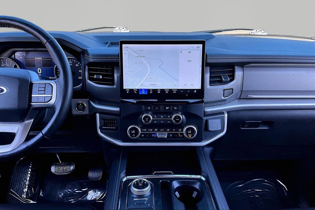Used 2024 Ford Expedition XLT image 9