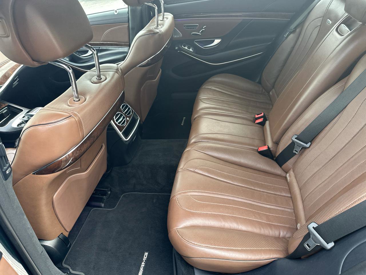 Used 2018 Mercedes-Benz S 63 AMG AMG S 63 4MATIC Sedan w/ Driver Assistance Package image 26