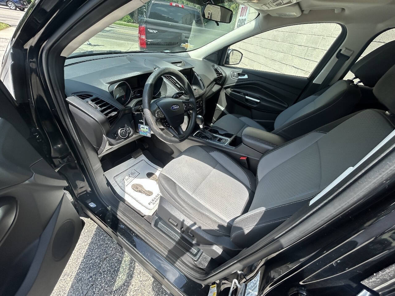 Used 2017 Ford Escape SE w/ Equipment Group 201A FWD image 6