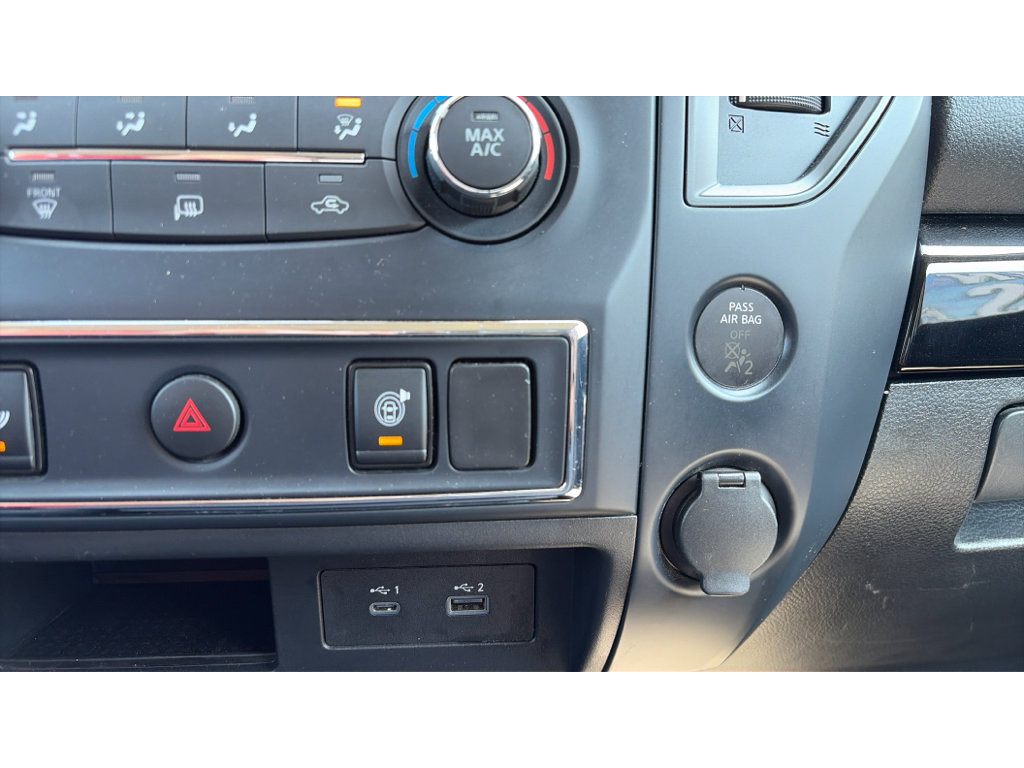 Used 2023 Nissan Titan SV AWD/4WD image 20