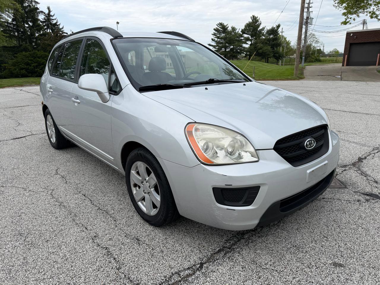Used 2008 Kia Rondo LX FWD image 3