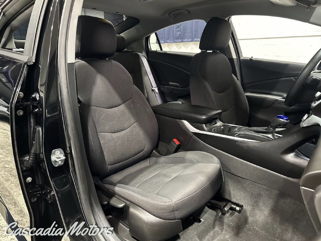 Used 2017 Chevrolet Volt LT w/ Comfort Package FWD image 13