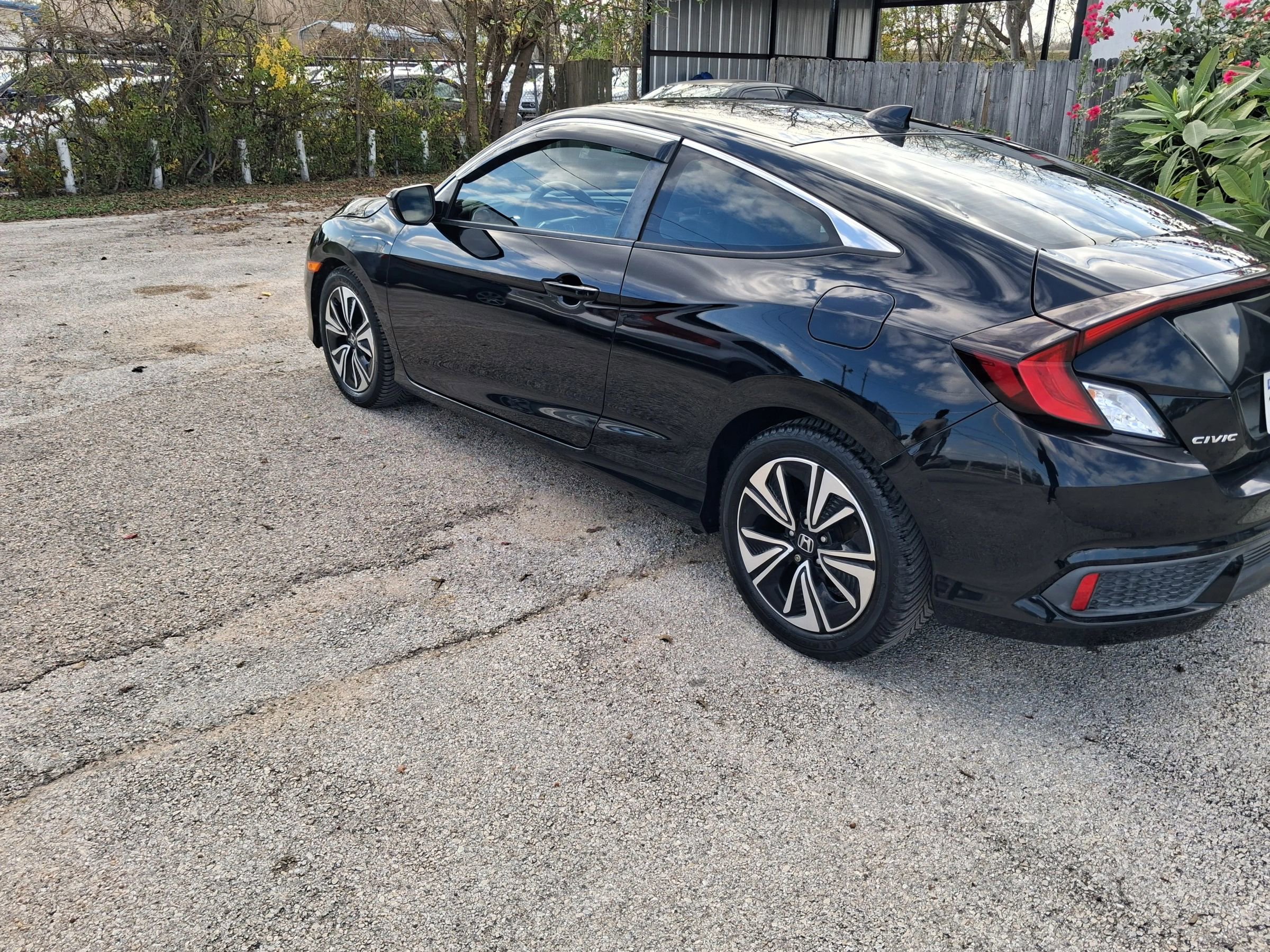 Used 2016 Honda Civic EX-T image 4