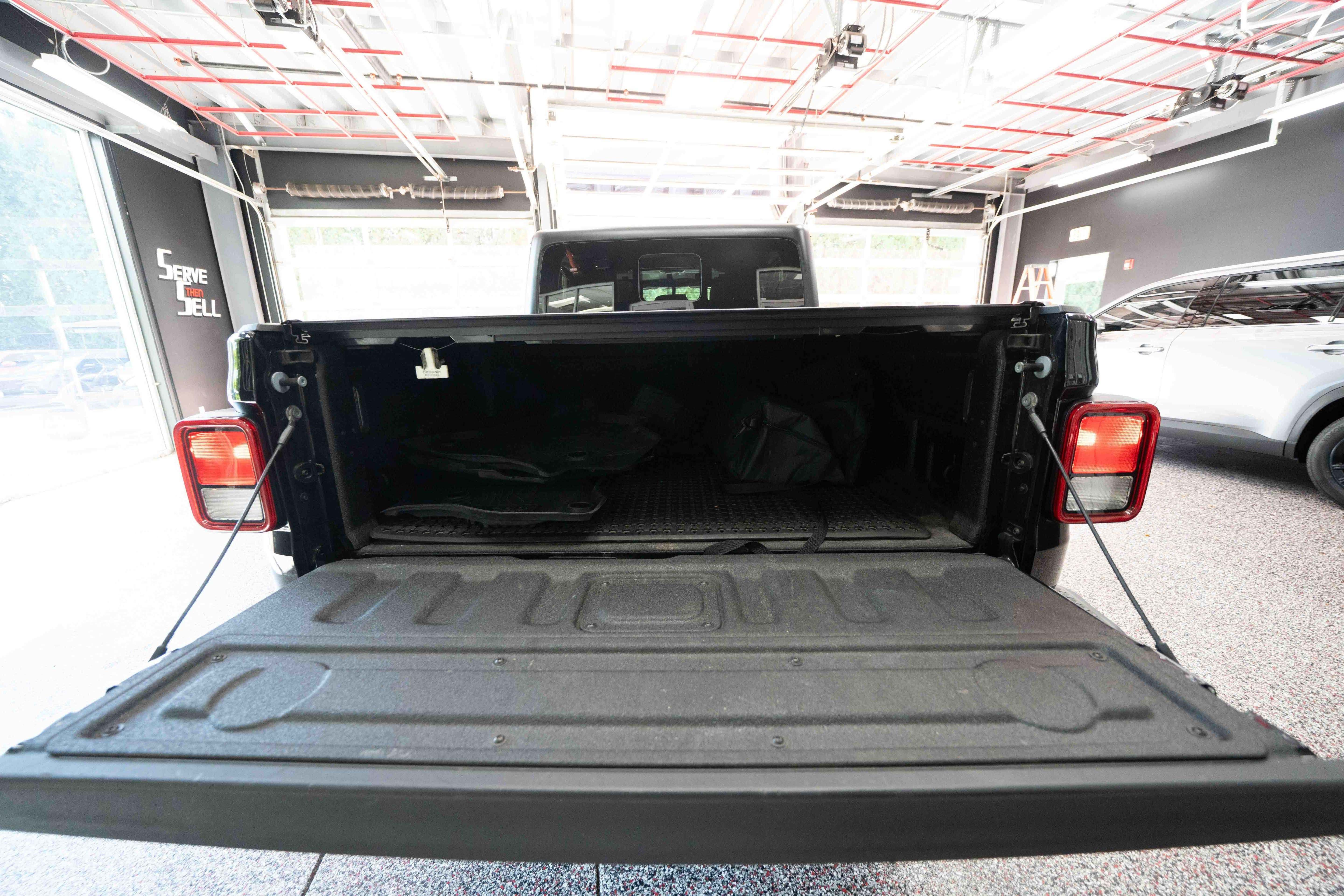 Used 2021 Jeep Gladiator Sport AWD/4WD image 27