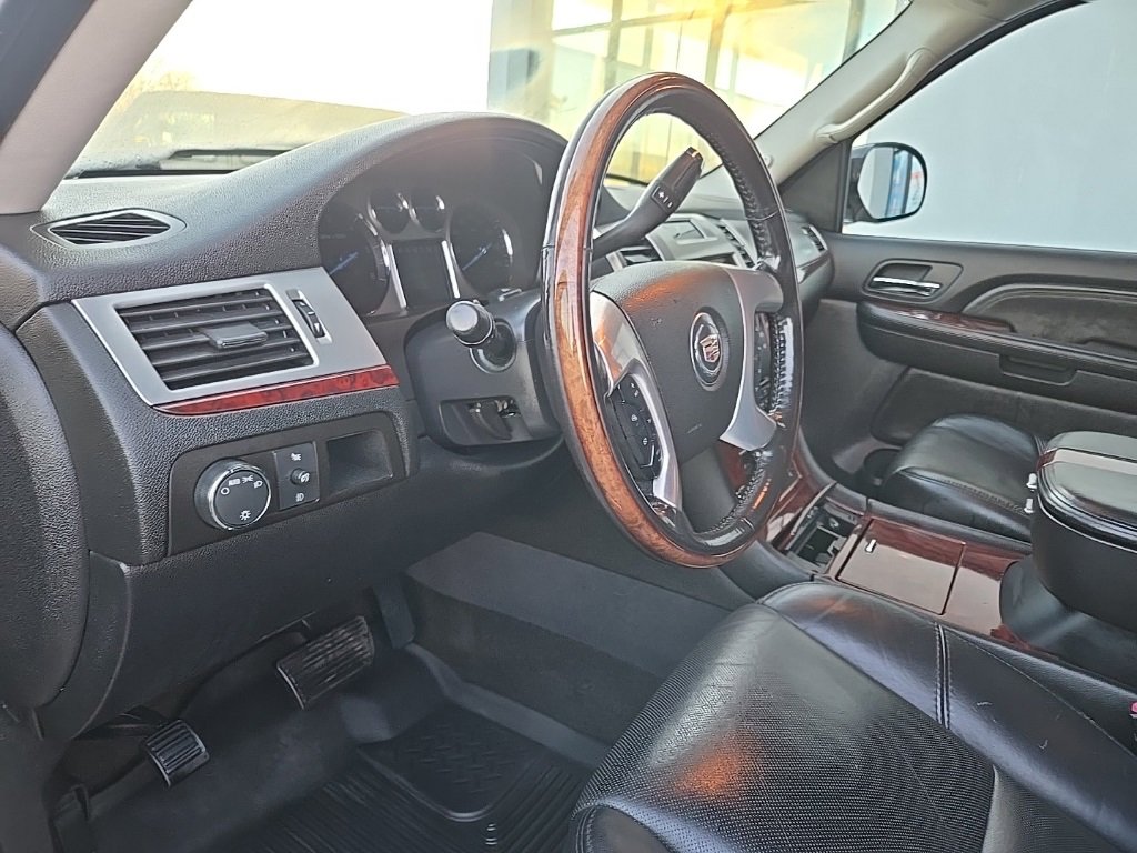 Used 2007 Cadillac Escalade EXT w/ Information Package image 44