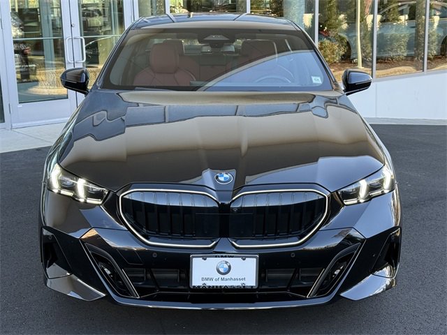 Used 2025 BMW 530i xDrive 530i xDrive w/ M Sport Package image 2