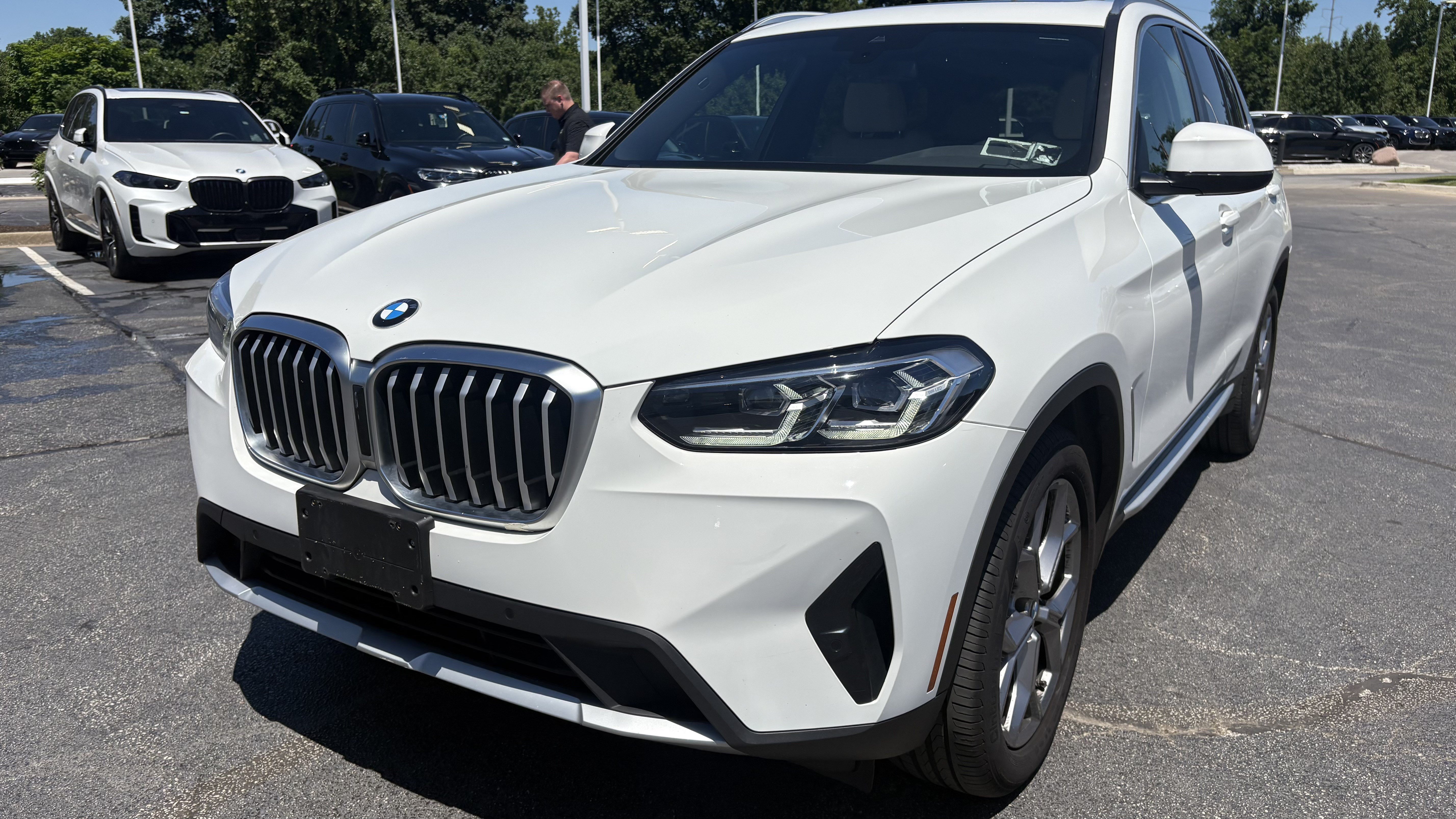 Used 2023 BMW X3 xDrive30i w/ Convenience Package AWD/4WD image 5
