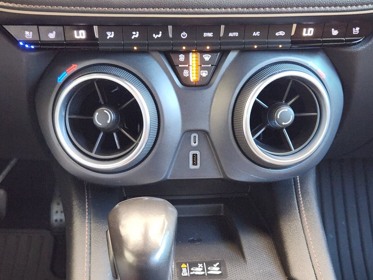 Used 2019 Chevrolet Blazer Premier w/ Driver Confidence II Package FWD image 18