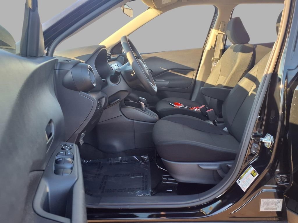 Certified 2025 Nissan Kicks Play S image 22