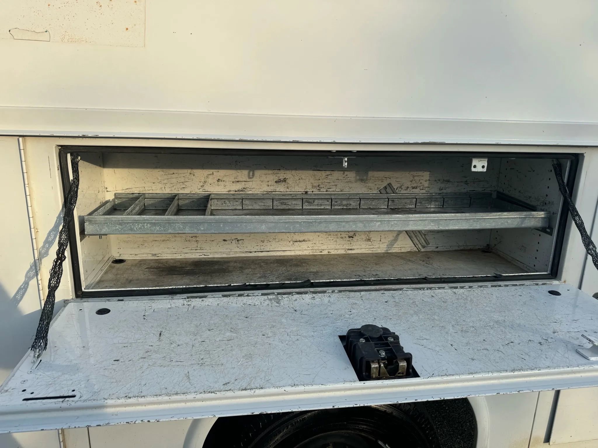 Used 2012 Ford E-350 and Econoline 350 Super Duty w/ Class I Trailer Tow Pkg image 21