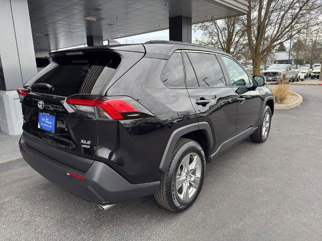 Used 2024 Toyota RAV4 XLE w/ Convenience Package image 4