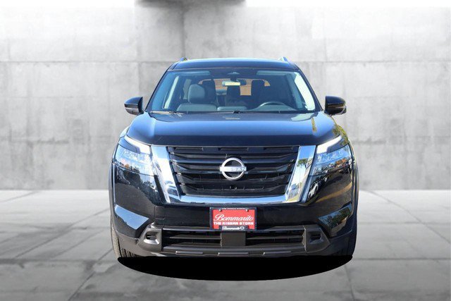 Certified 2025 Nissan Pathfinder SV FWD image 4