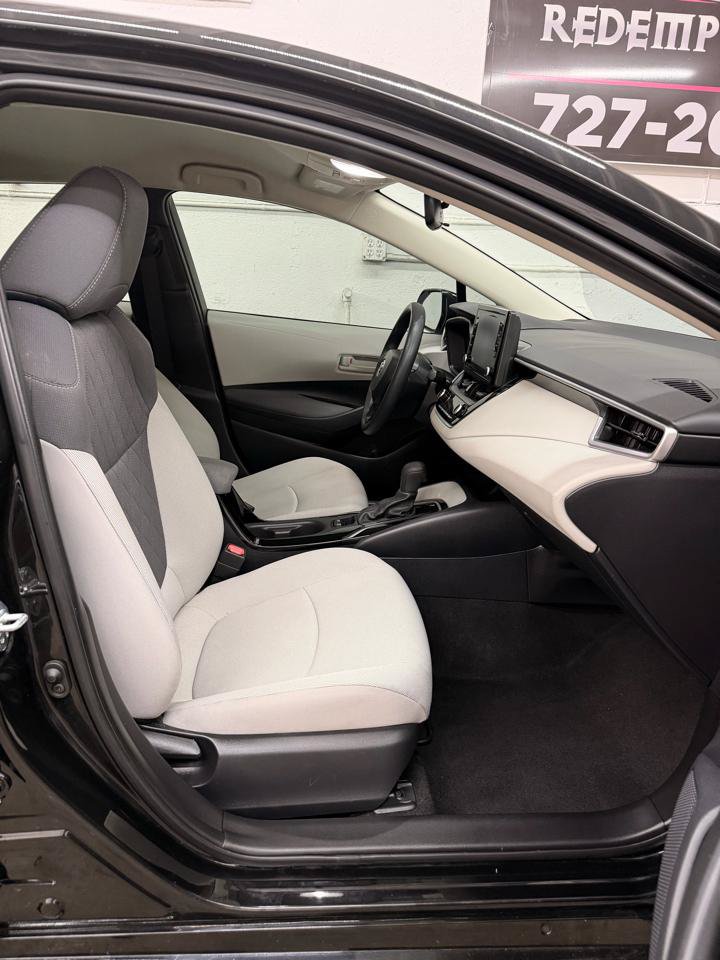 Used 2022 Toyota Corolla LE FWD image 34