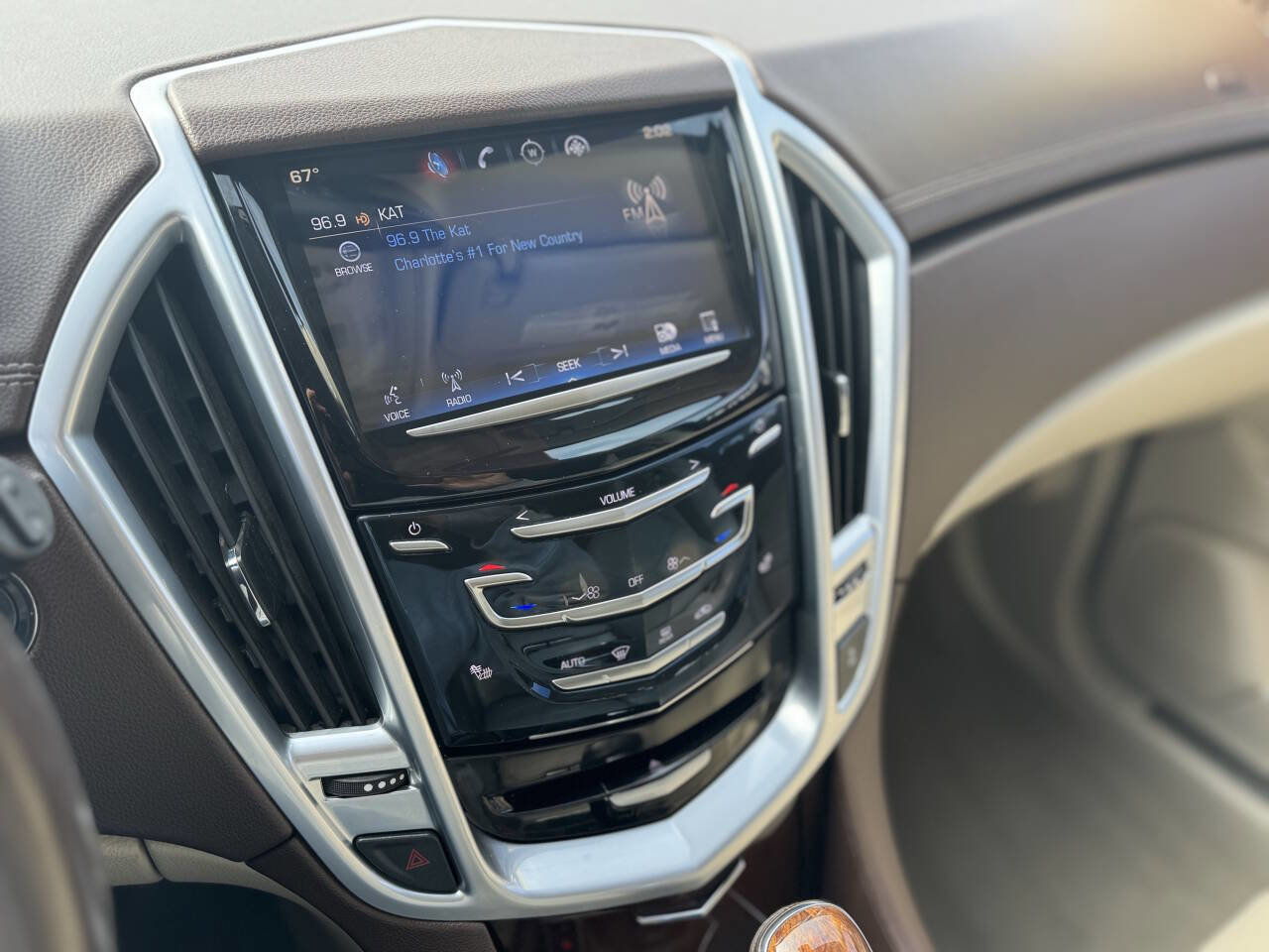 Used 2014 Cadillac SRX Luxury w/ Driver Awareness Package image 14