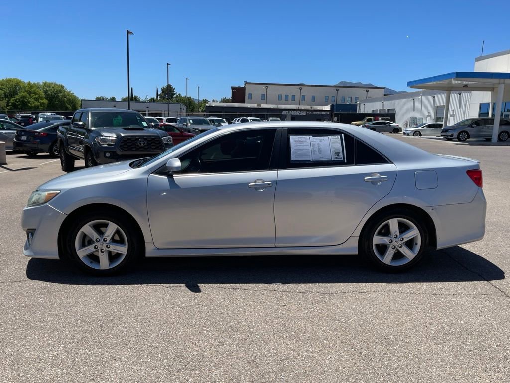 Used 2013 Toyota Camry SE FWD image 2