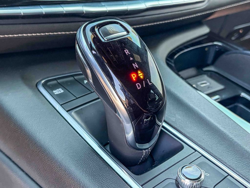 Certified 2022 Cadillac Escalade Sport AWD/4WD image 40