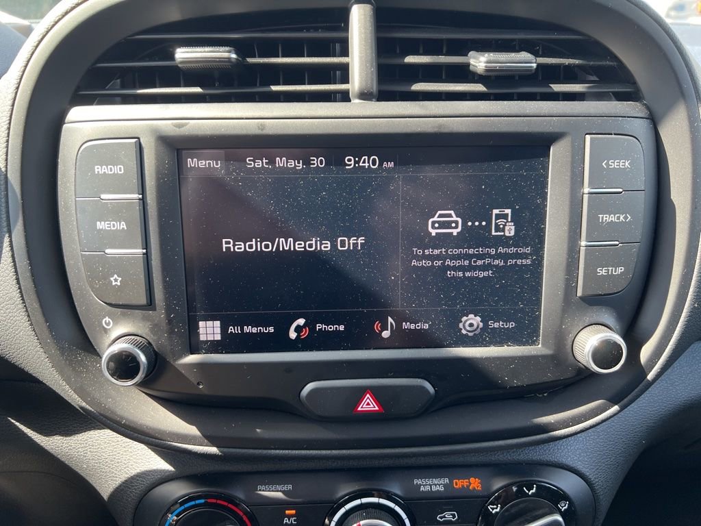 Used 2025 Kia Soul LX w/ LX Technology Package FWD image 9