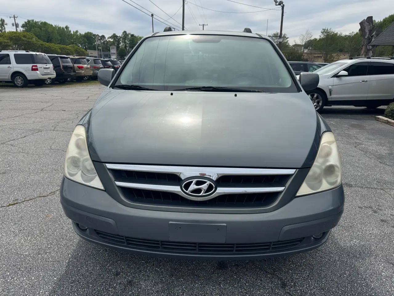 Used 2008 Hyundai Entourage Limited FWD image 5