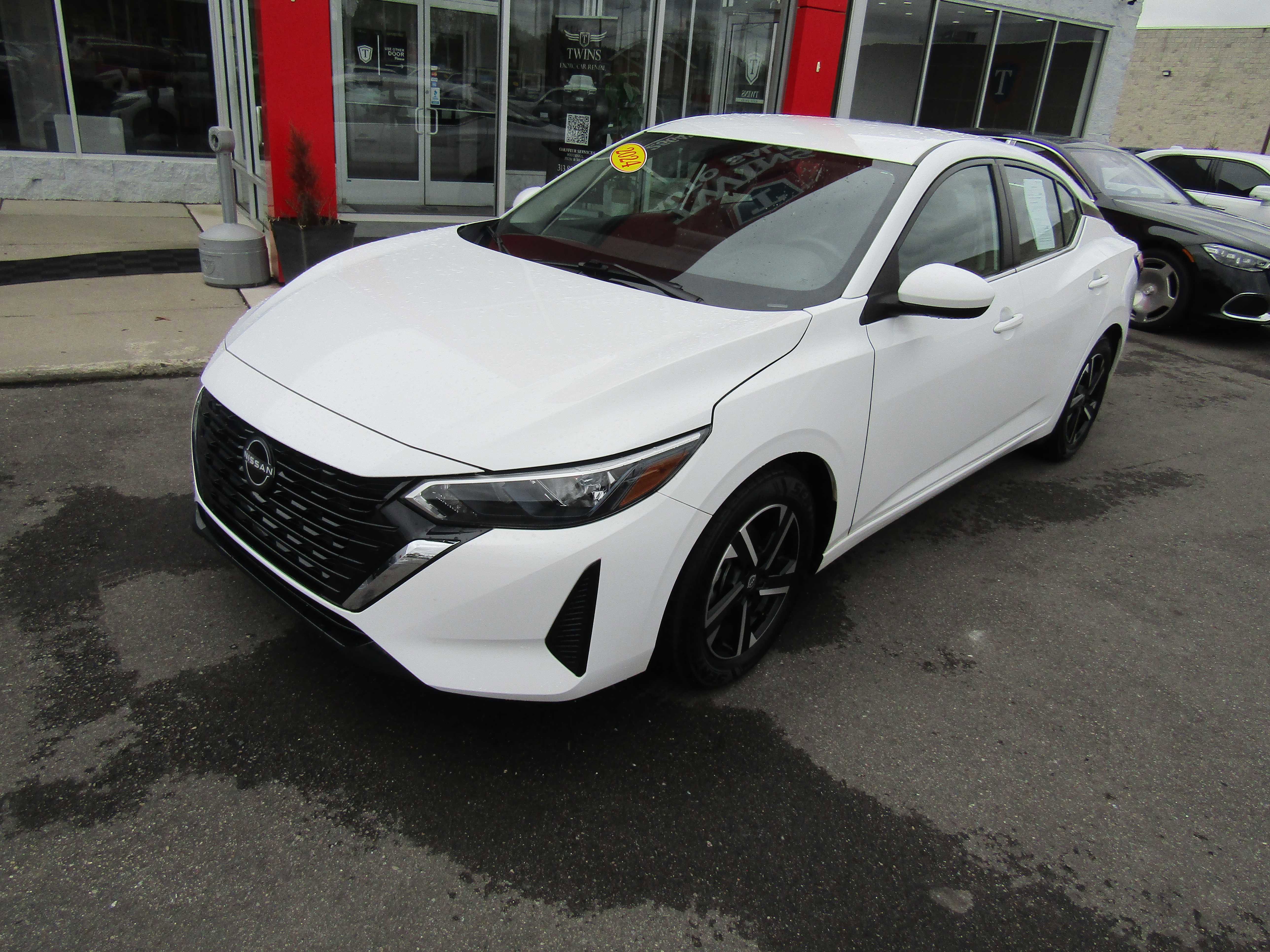 Used 2024 Nissan Sentra SV FWD image 2