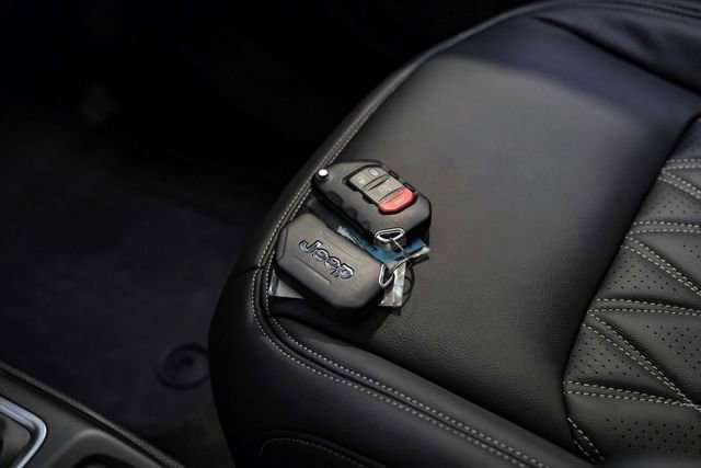 Used 2025 Jeep Gladiator Sport AWD/4WD image 87