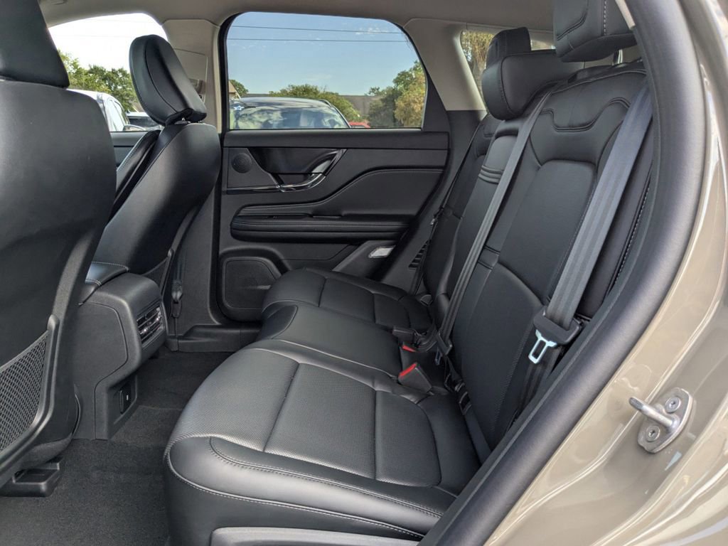 New 2025 Lincoln Corsair Grand Touring image 16