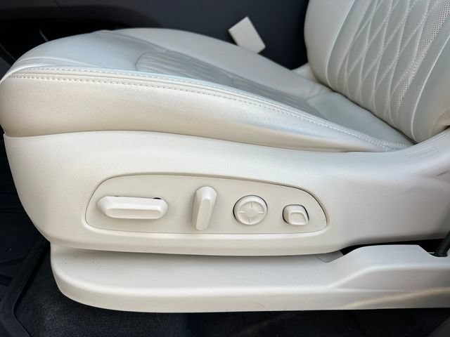 Used 2022 Buick Enclave Avenir w/ Avenir Technology Package AWD/4WD image 14