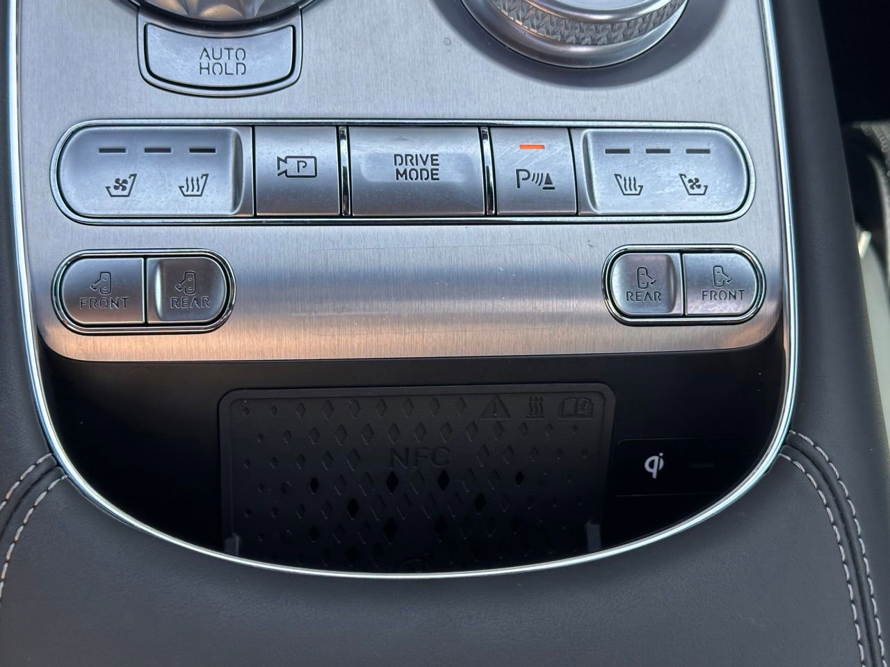 Used 2025 Genesis G90 3.5T image 38