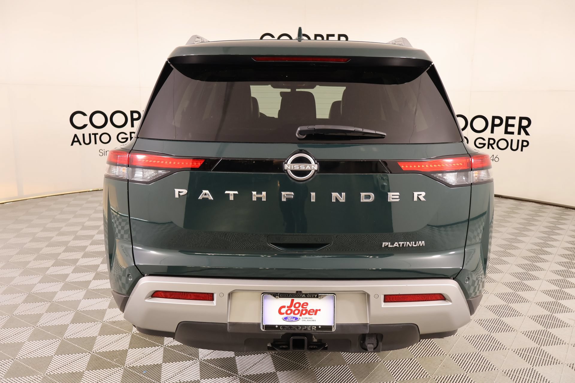 Used 2023 Nissan Pathfinder Platinum w/ Cargo Package FWD image 25