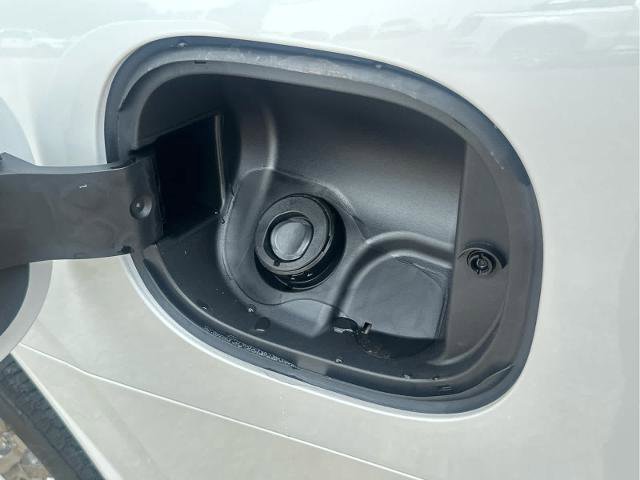 New 2025 Chevrolet Suburban Premier image 18