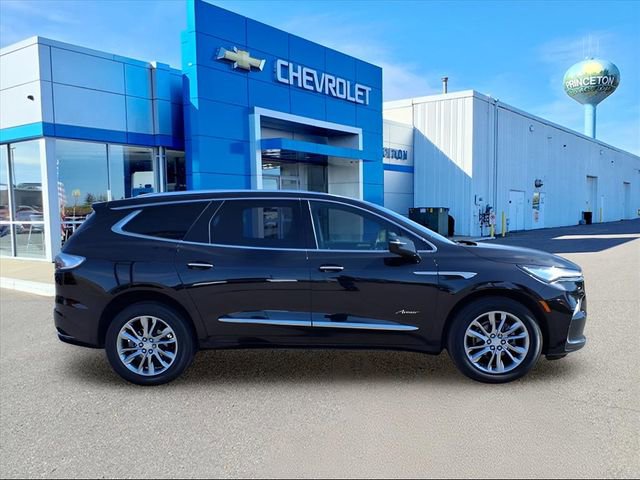 Used 2022 Buick Enclave Avenir image 2
