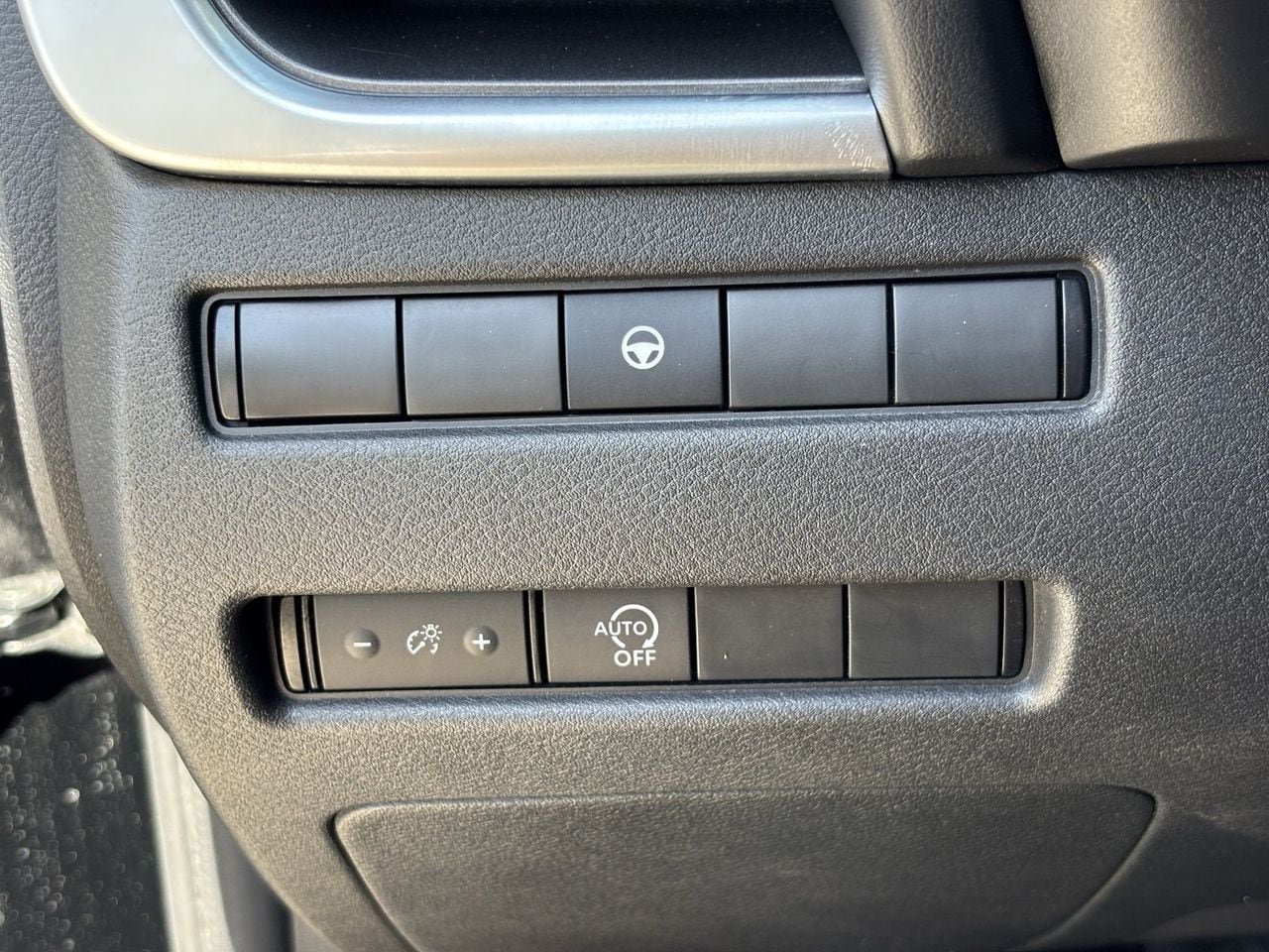 Used 2023 Nissan Rogue SV FWD image 30