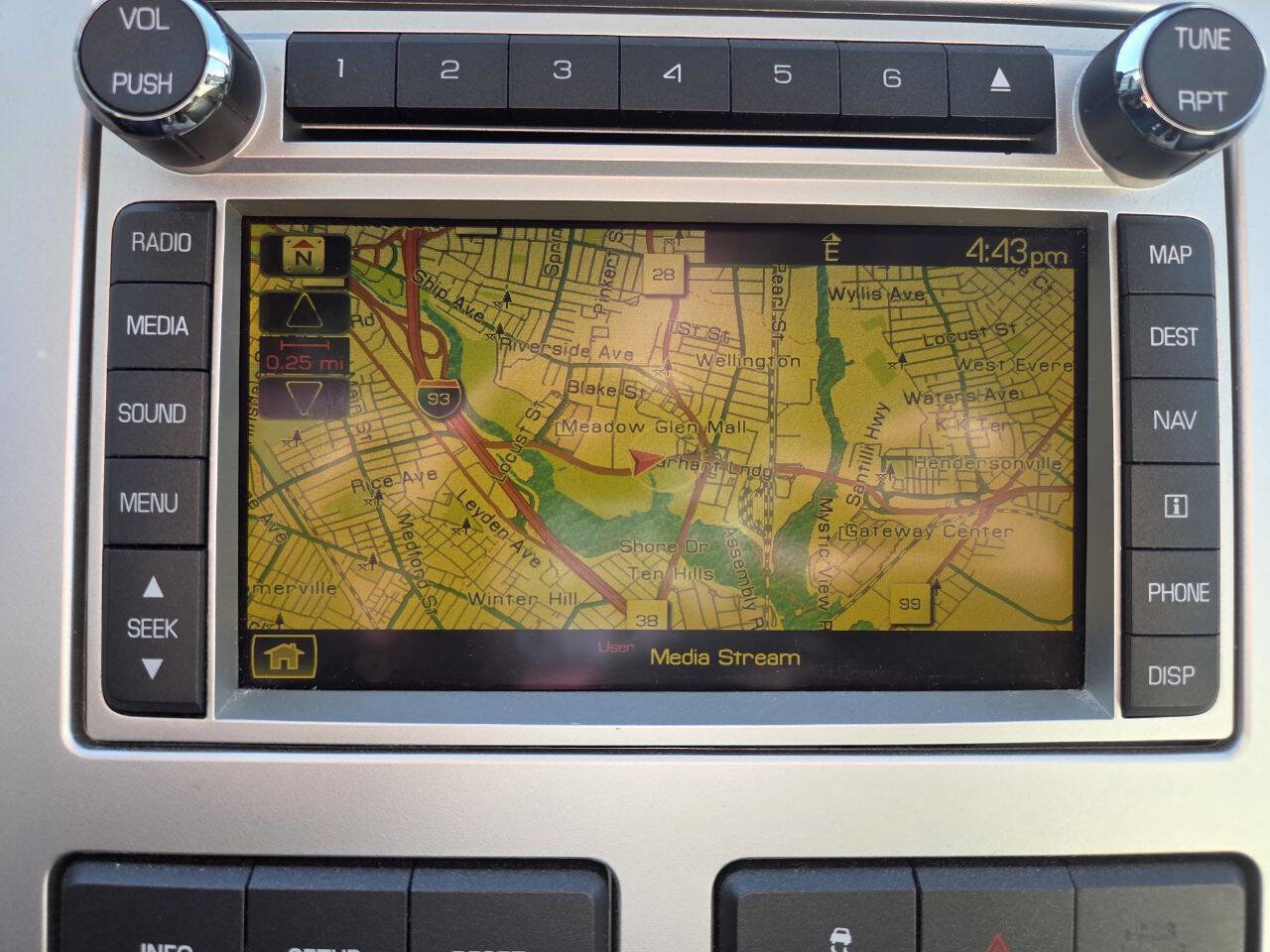 Used 2010 Lincoln MKX AWD image 40