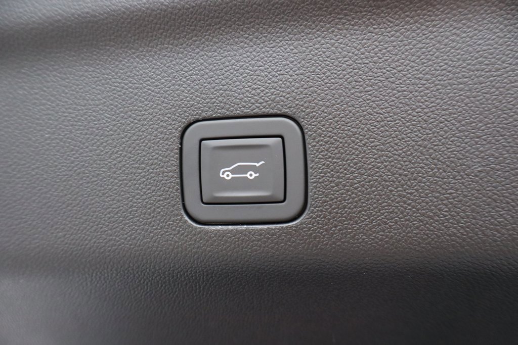 New 2026 Chevrolet Suburban Premier image 25