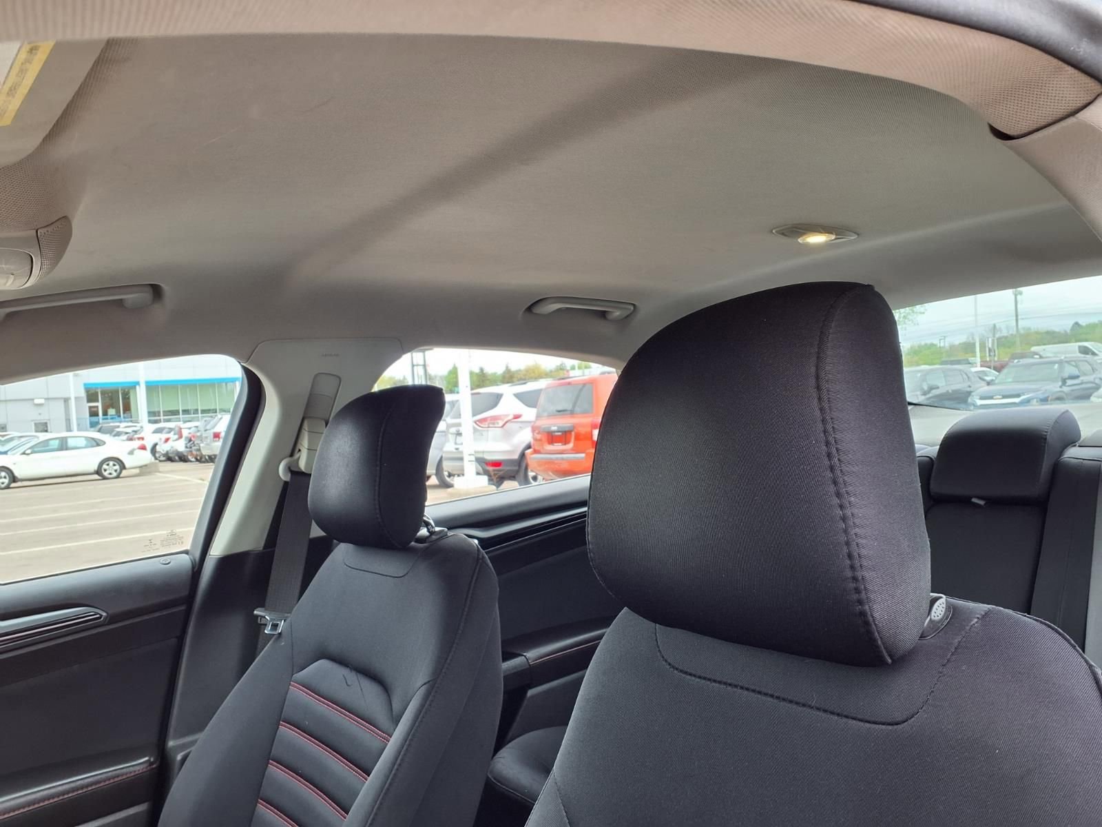 Used 2014 Ford Fusion SE FWD image 16