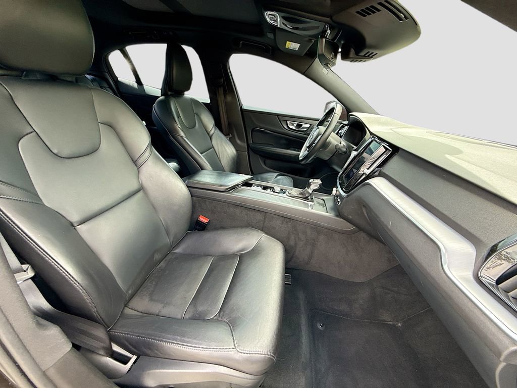 Used 2019 Volvo S60 T5 Momentum w/ Multimedia Package image 29