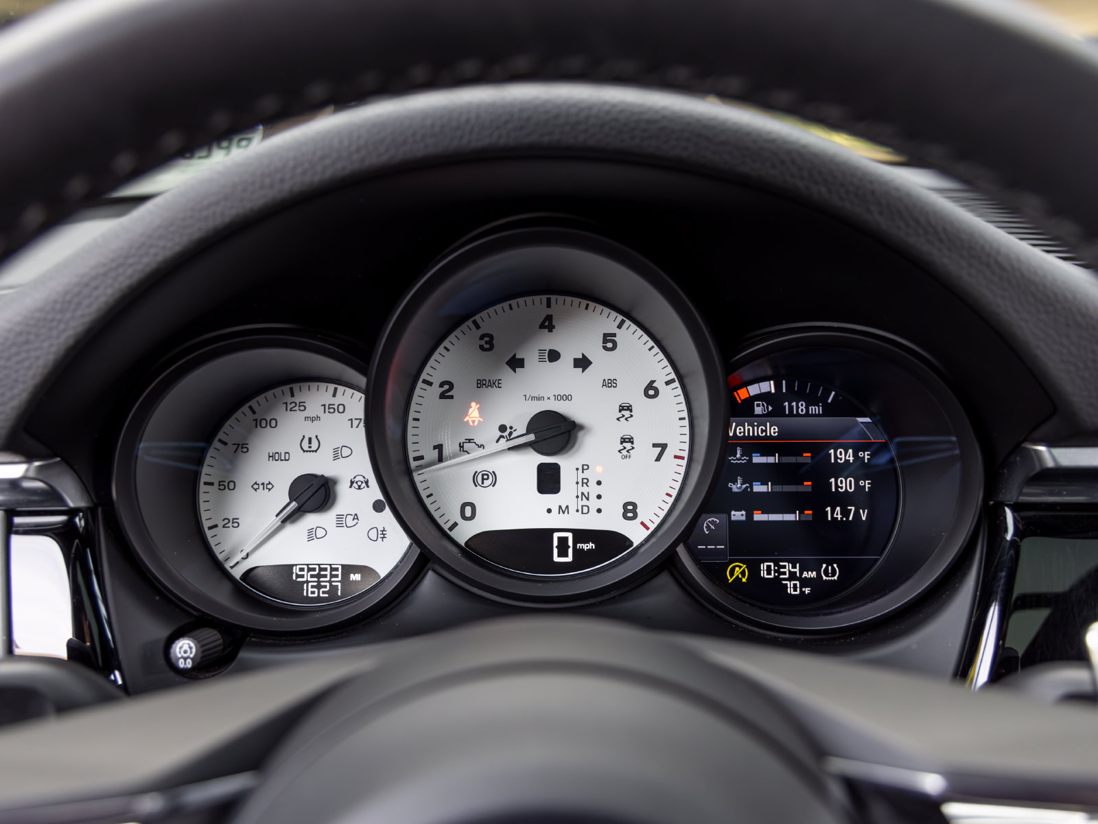 Certified 2023 Porsche Macan AWD/4WD image 37