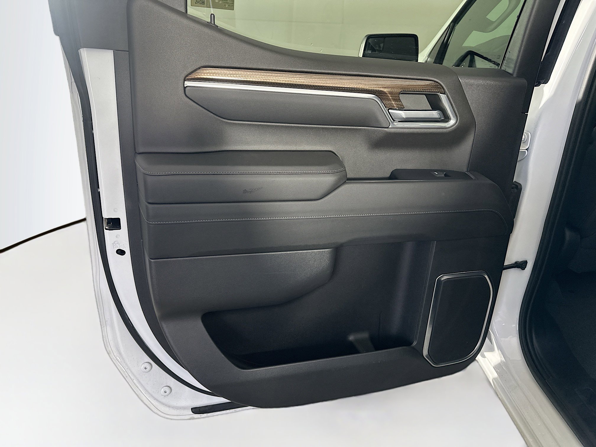 Used 2023 Chevrolet Silverado 1500 LT image 25