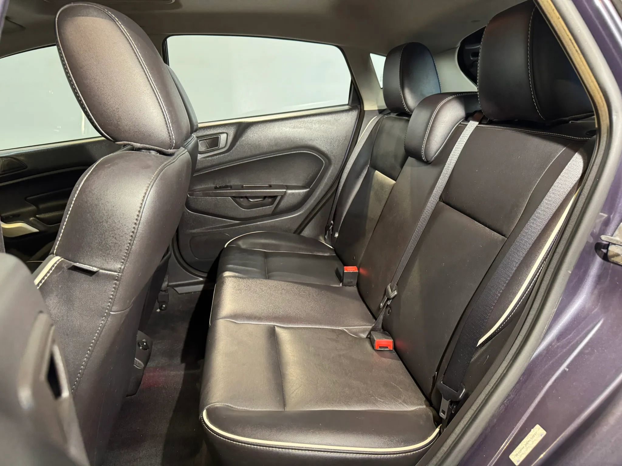 Used 2012 Ford Fiesta SES image 25