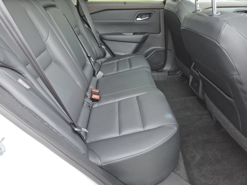 Used 2023 Nissan Rogue SV w/ SV Premium B Package AWD/4WD image 31