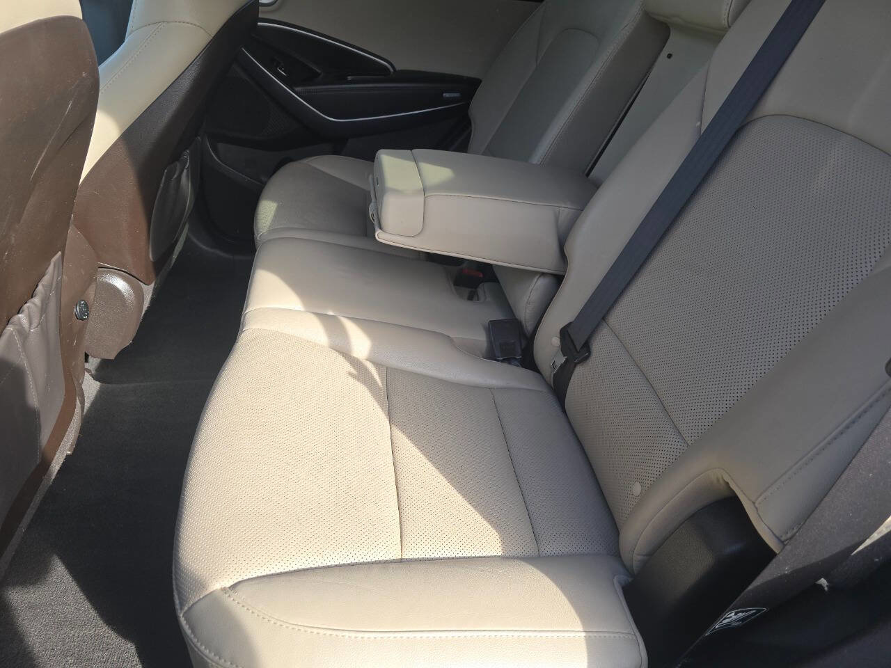 Used 2018 Hyundai Santa Fe Sport image 24