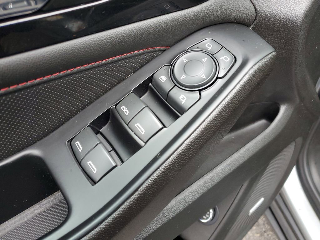 Used 2023 Chevrolet Traverse RS w/ LPO, Floor Liner Package image 23